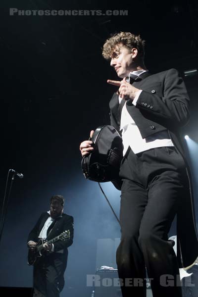 THE HIVES - 2012-11-29 - PARIS - Zenith - Niklas Almqvist - Mikael Karlsson Åström